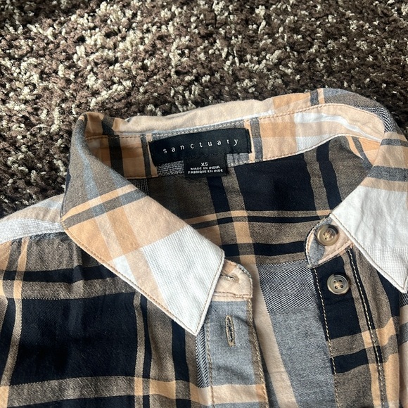 Plaid button down. Over sized fit size xsmall. Barely worn. Great quality - Picture 2 of 3